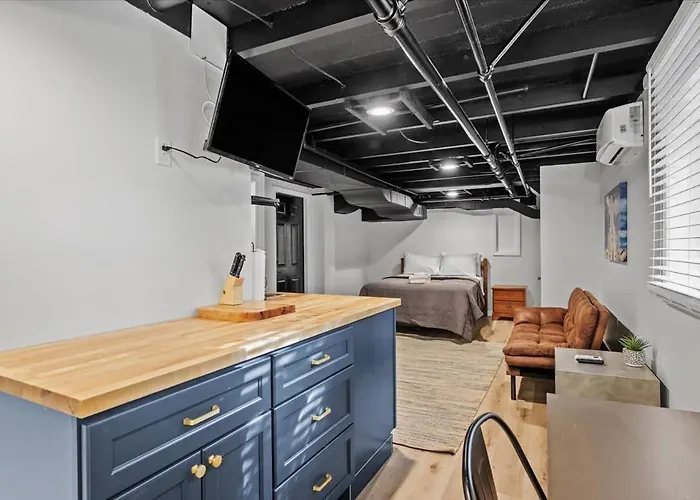 The Walnut - The Onyx Apartment *